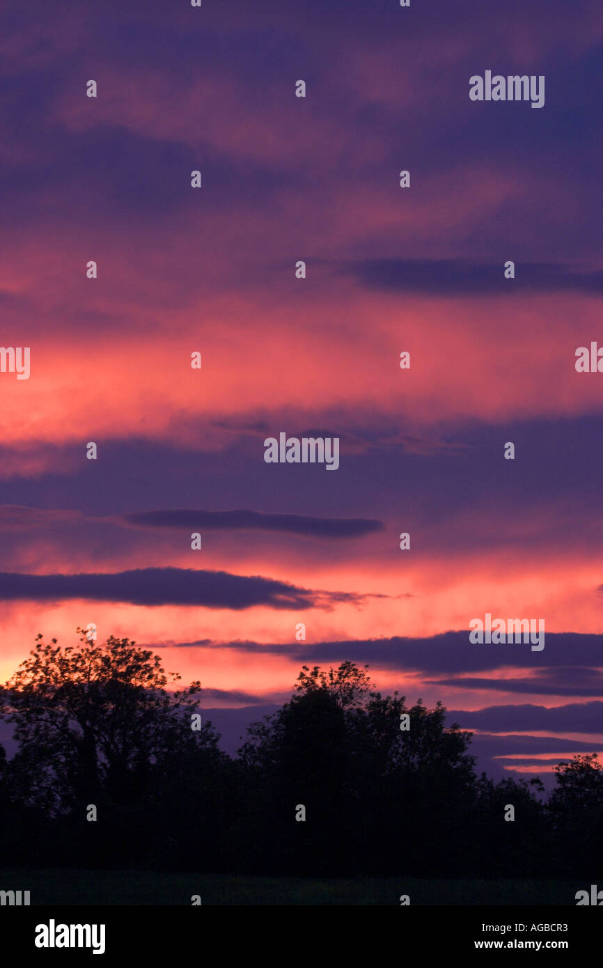 Vivid orange sky sunset on hi-res stock photography and images - Alamy
