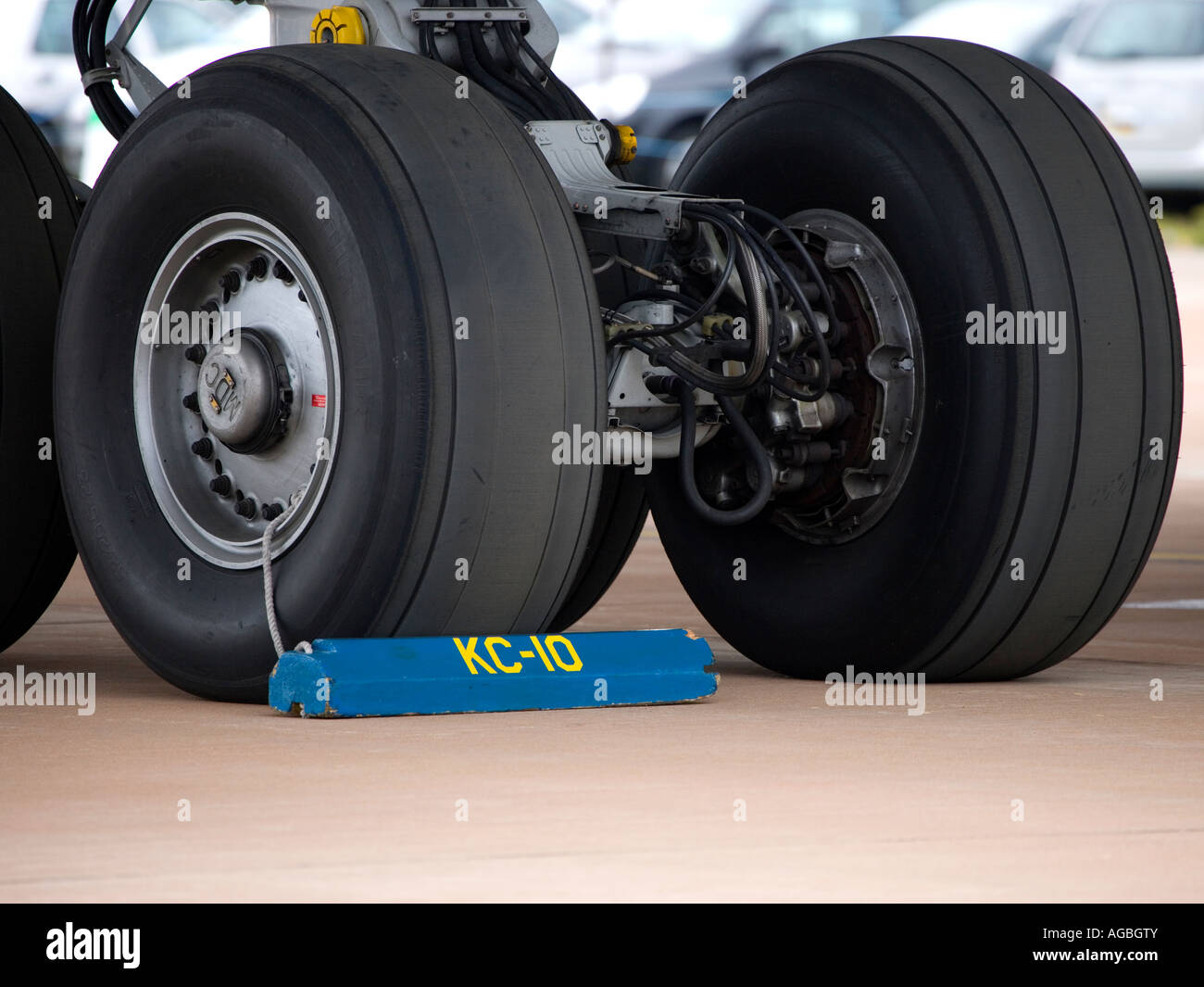Landing gear display hi-res stock photography and images - Alamy