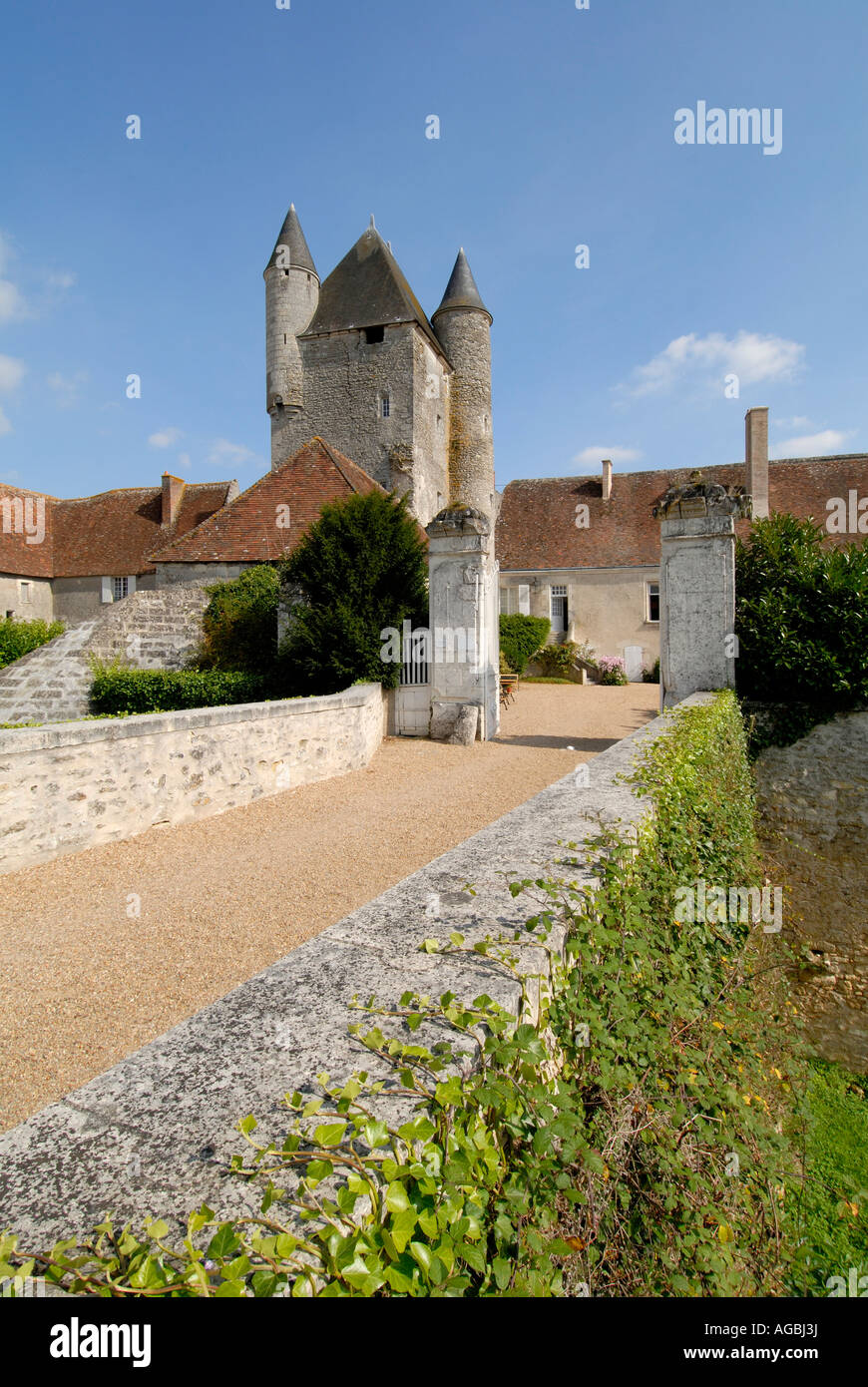 Claise Bridge over River Claise, Preuilly-sur-Claise (37290), France Stock ...