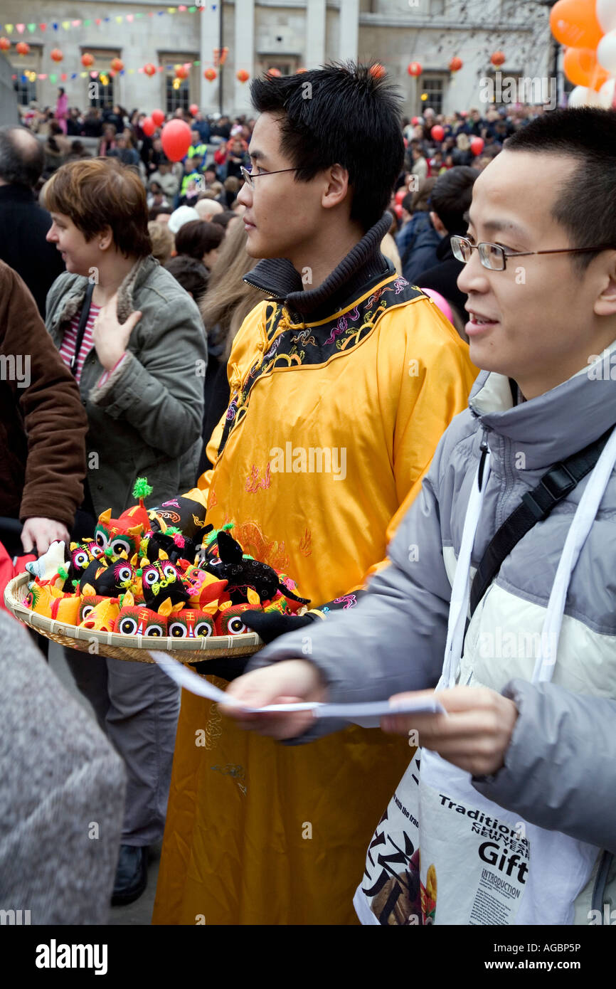 gifts exchanged during chinese new year