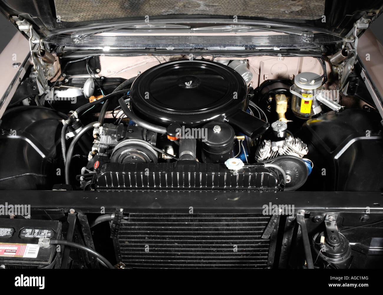 1959 Cadillac Coupe De Ville Engine Stock Photo