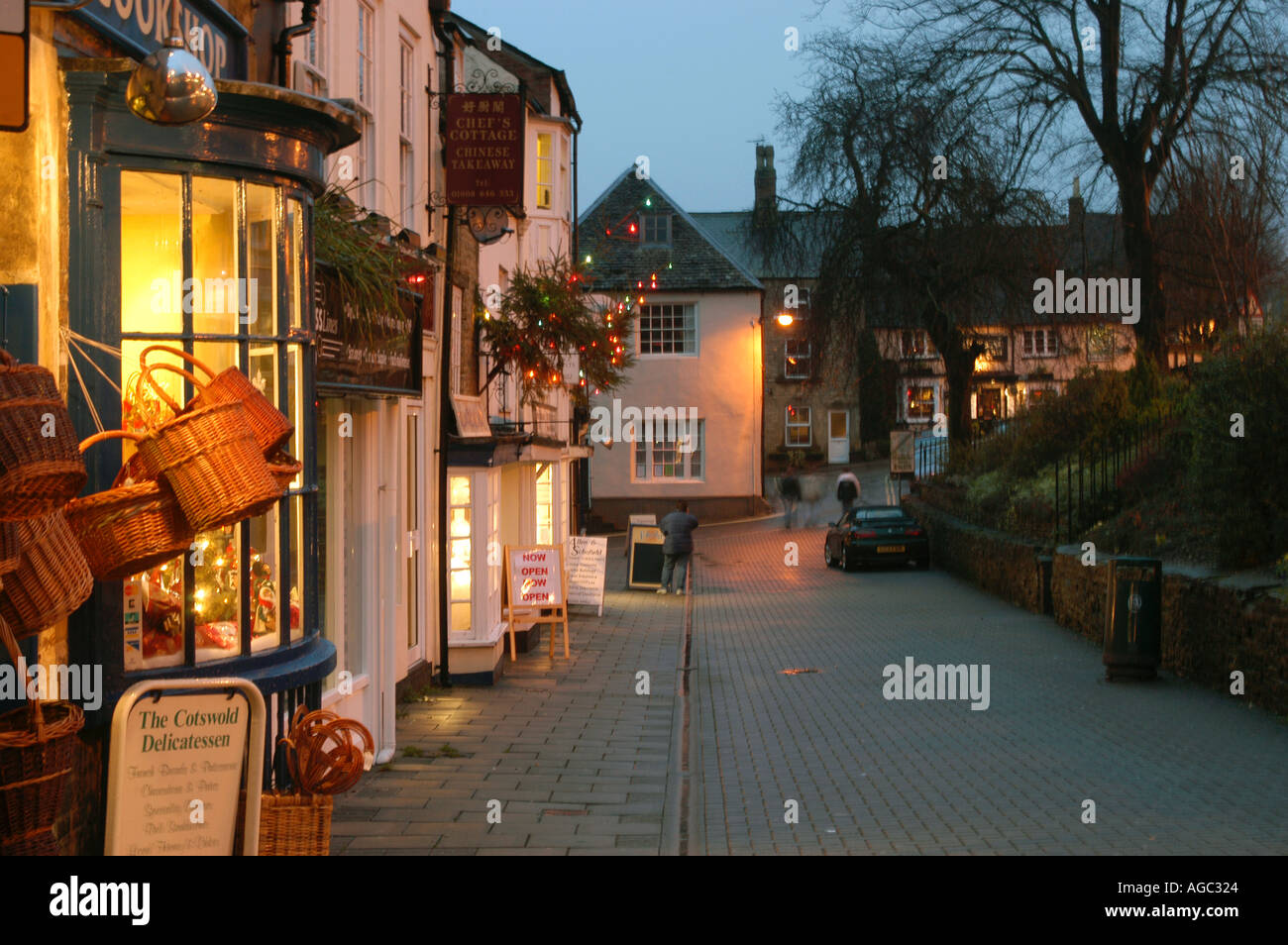 Christmas lights and night life in Chipping Norton Stock Photo Alamy