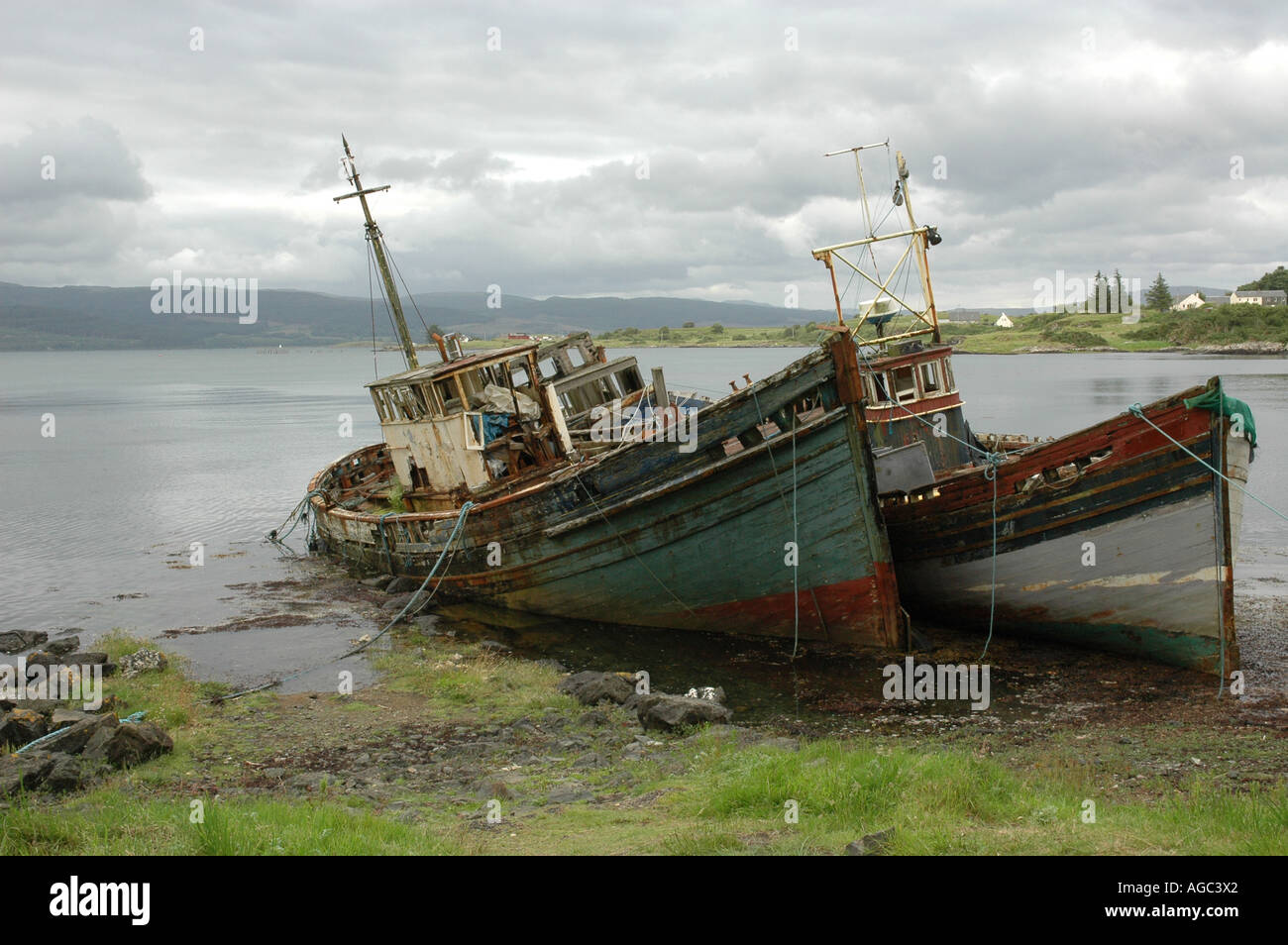 Abandoned fishing trawlers on Isle of Mull Stock Photo - Alamy