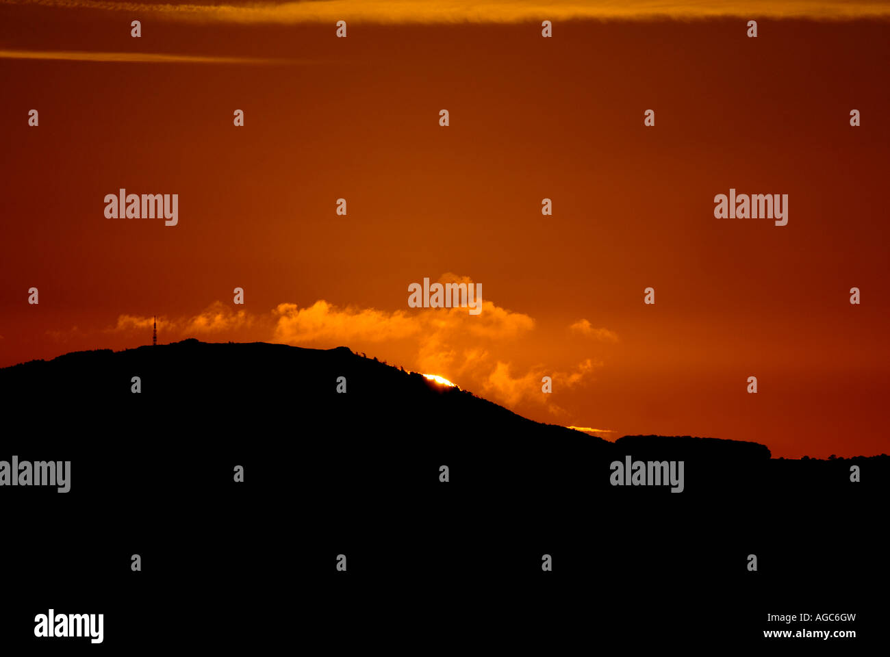 Hill sunshine sun rising dawning dawn hi-res stock photography and ...