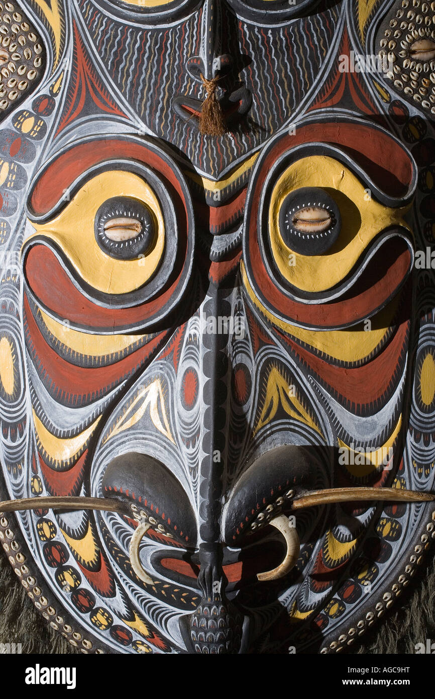 Papua new guinea masks hi-res stock photography and images - Alamy