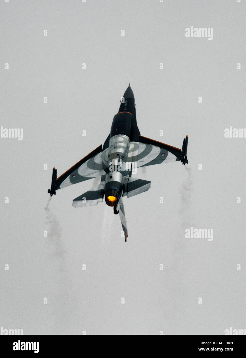 Aircraft fighter hi-res stock photography and images - Alamy