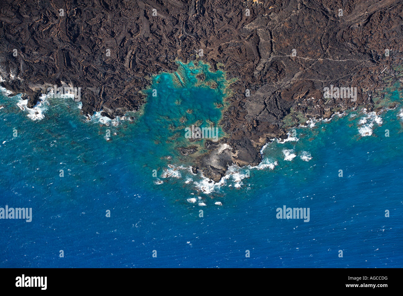 Maui ocean rocks shoreline hi-res stock photography and images - Alamy