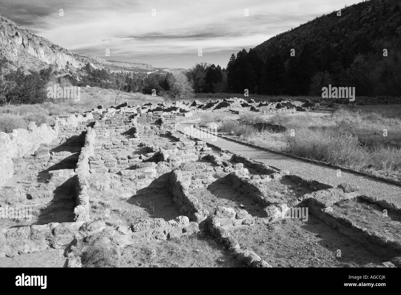 Native indian town ruins at the Bandelier National Monument Stock Photo