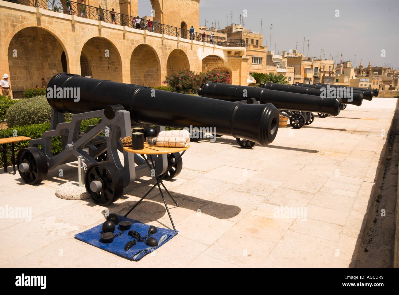 the saluting battery, valletta malta weapons war Stock Photo Alamy