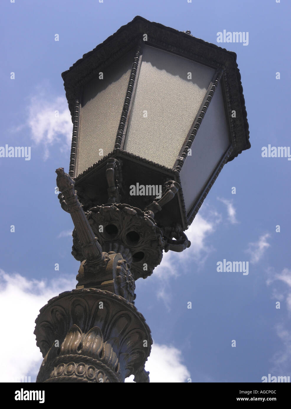 Cast iron street furniture hi-res stock photography and images - Alamy