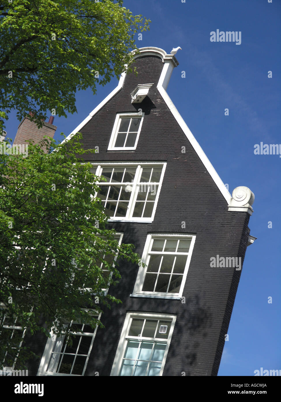 Black Traditional House Amsterdam Stock Photo Alamy