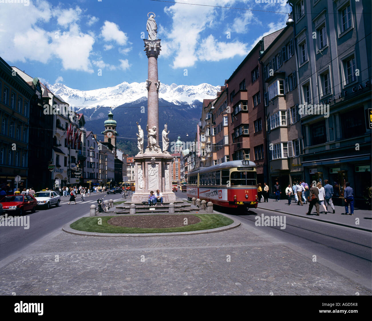 St Anne s Column Annasaule erected in 1706 is surmounted by a statue of the Virgin Mary and stands in the middle of Maria Theresien Strasse Innsbruck Stock Photo