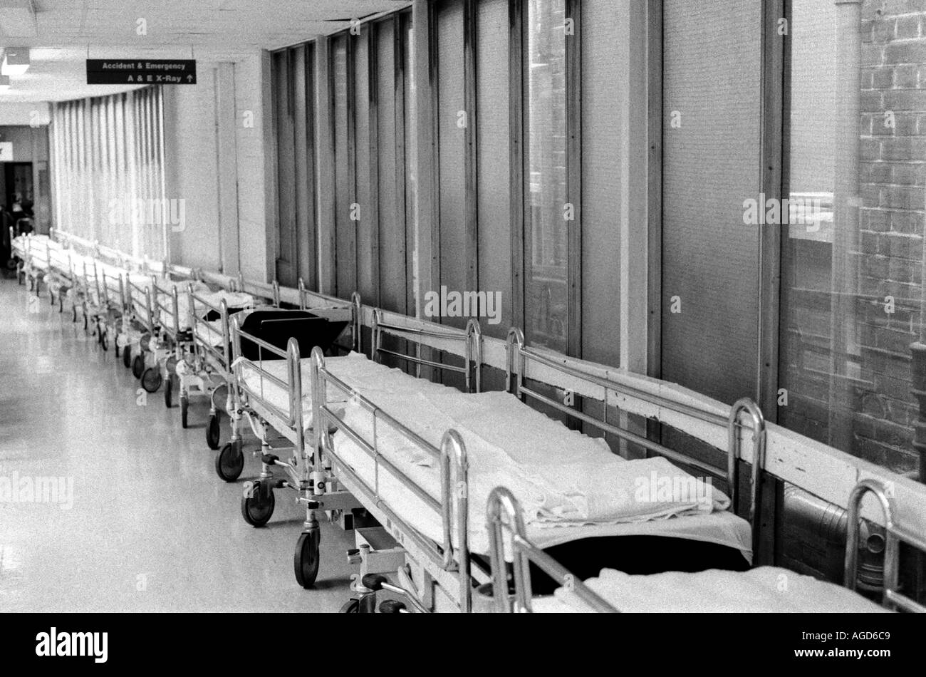 Nhs beds in corridor hires stock photography and images Alamy