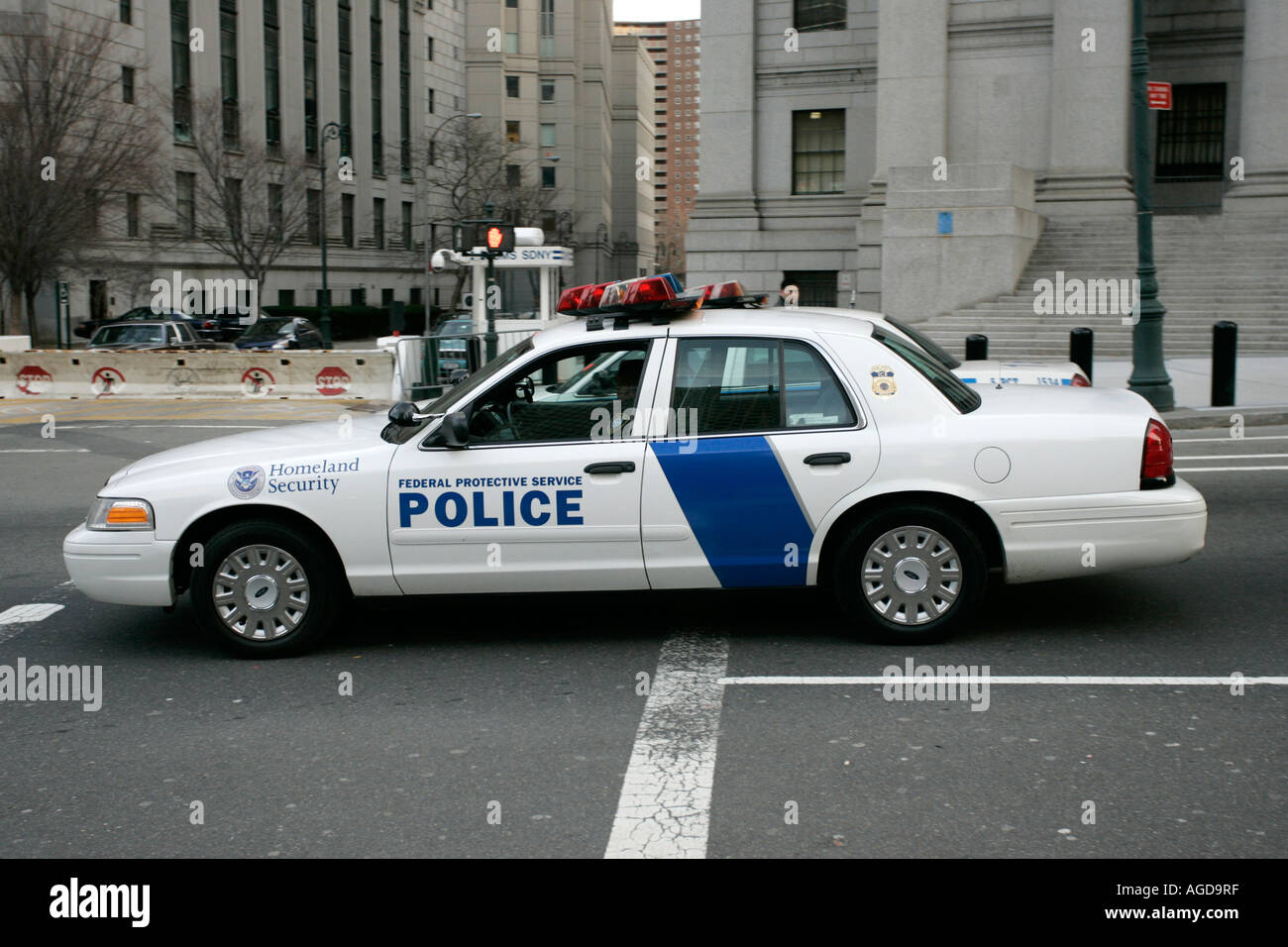 Homeland Security Federal protective service white police car outside courthouse new york city new york USA Stock Photo