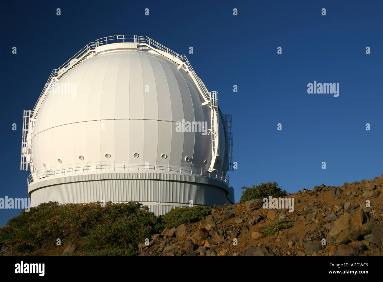 The William Herschel telescope of the Isaac Newton group of telescopes on  the island of La Palma at sunset Stock Photo - Alamy