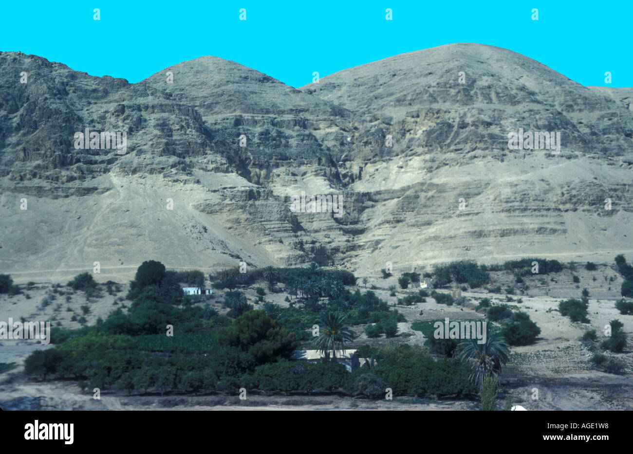 Bible jesus satan mountain hi-res stock photography and images - Alamy