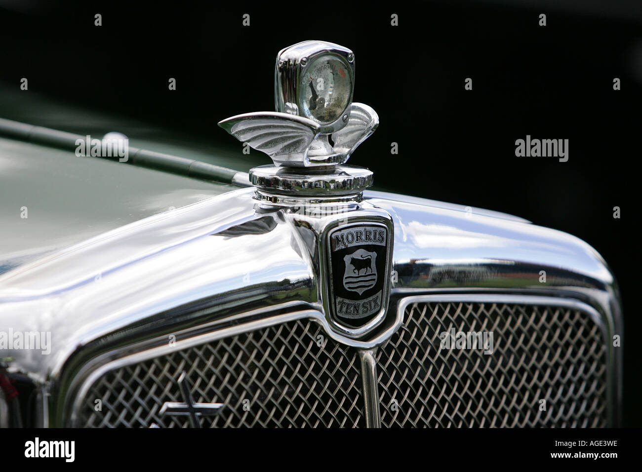 https://c8.alamy.com/comp/AGE3WE/morris-ten-six-logo-thermometer-radiator-classic-car-old-history-vehicle-AGE3WE.jpg