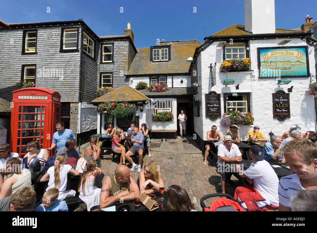 Sloop Inn, The Wharf, St Ives, Cornwall, England, United Kingdom Stock  Photo - Alamy