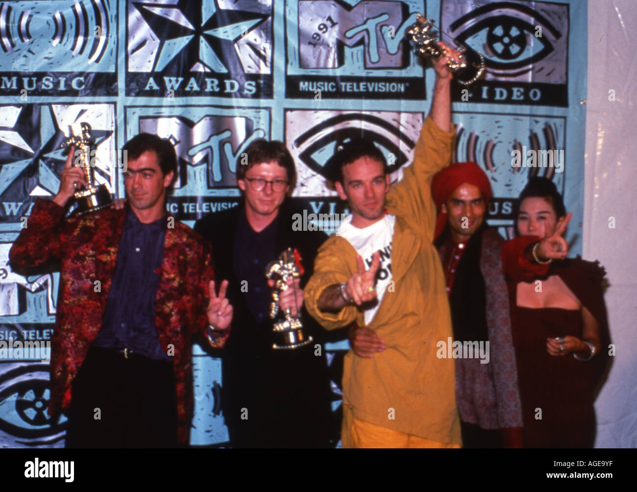 rem-us-band-at-the-19991-mtv-music-awards-AGE9YF.jpg