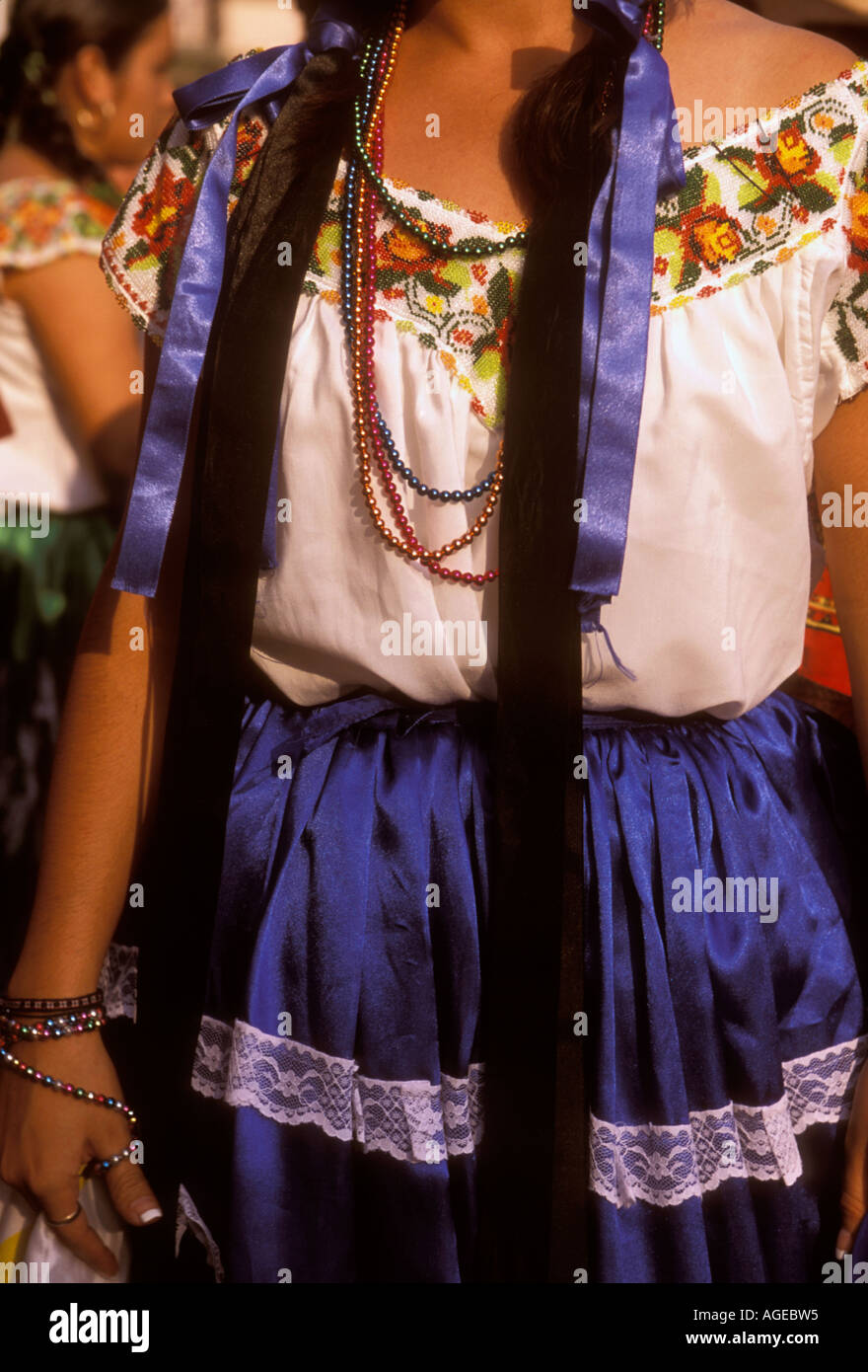Traditional oaxacan dress hires stock photography and images Alamy