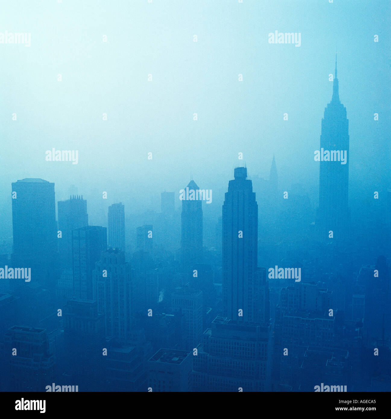 early morning fog clearing in New York City Stock Photo