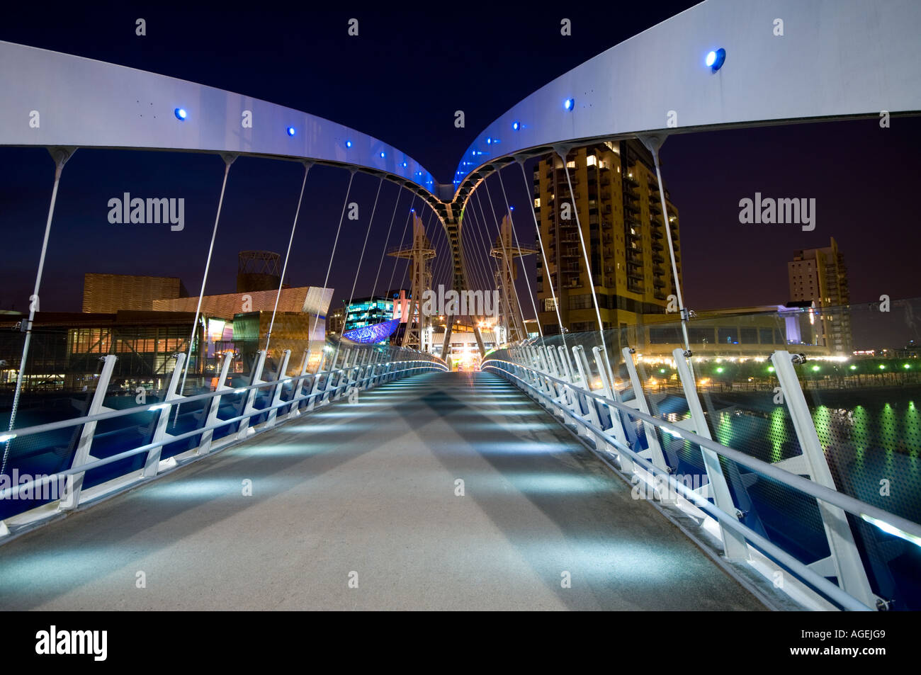 The Lowry Swingbridge and Centre at Night, Salford Quays, Greater Manchester, England, UK Stock Photo