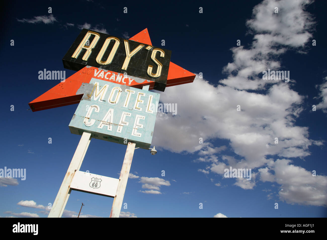 The famous and iconic Roy&rsquo;s Diner in Amboy, california, on the old