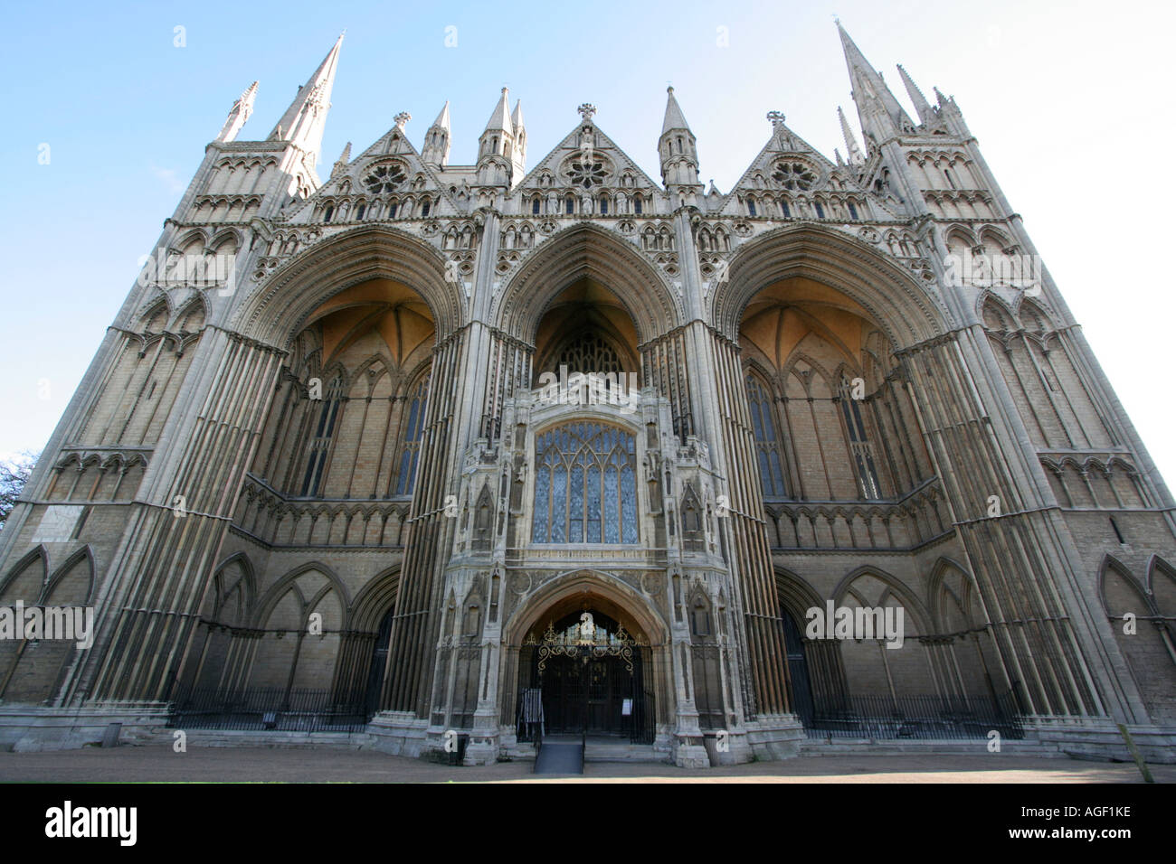 peterborough cathedral city centre attractions cambridgeshire england ...