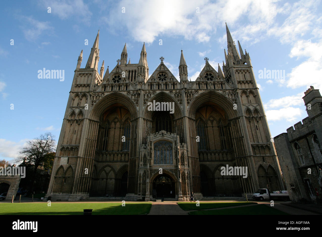peterborough cathedral city centre attractions cambridgeshire england ...