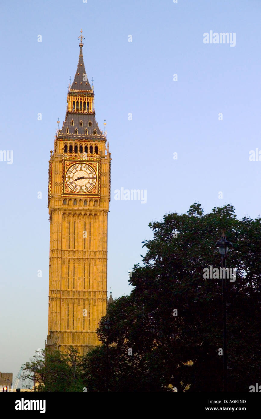 London side view hi-res stock photography and images - Alamy