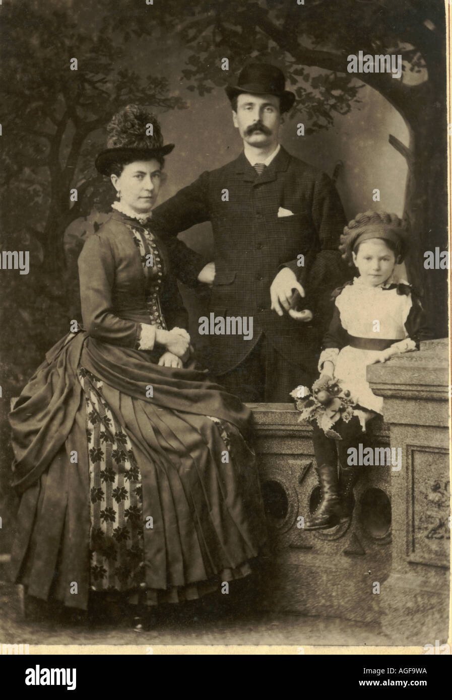 Studio cabinet photograph of family circa 1885 Stock Photo