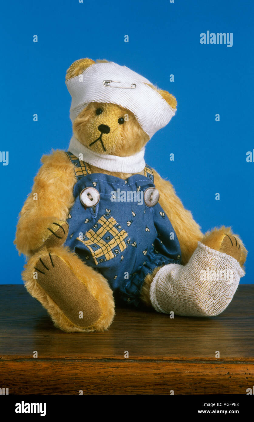 Teddy bear bandaged head hi-res stock photography and images - Alamy
