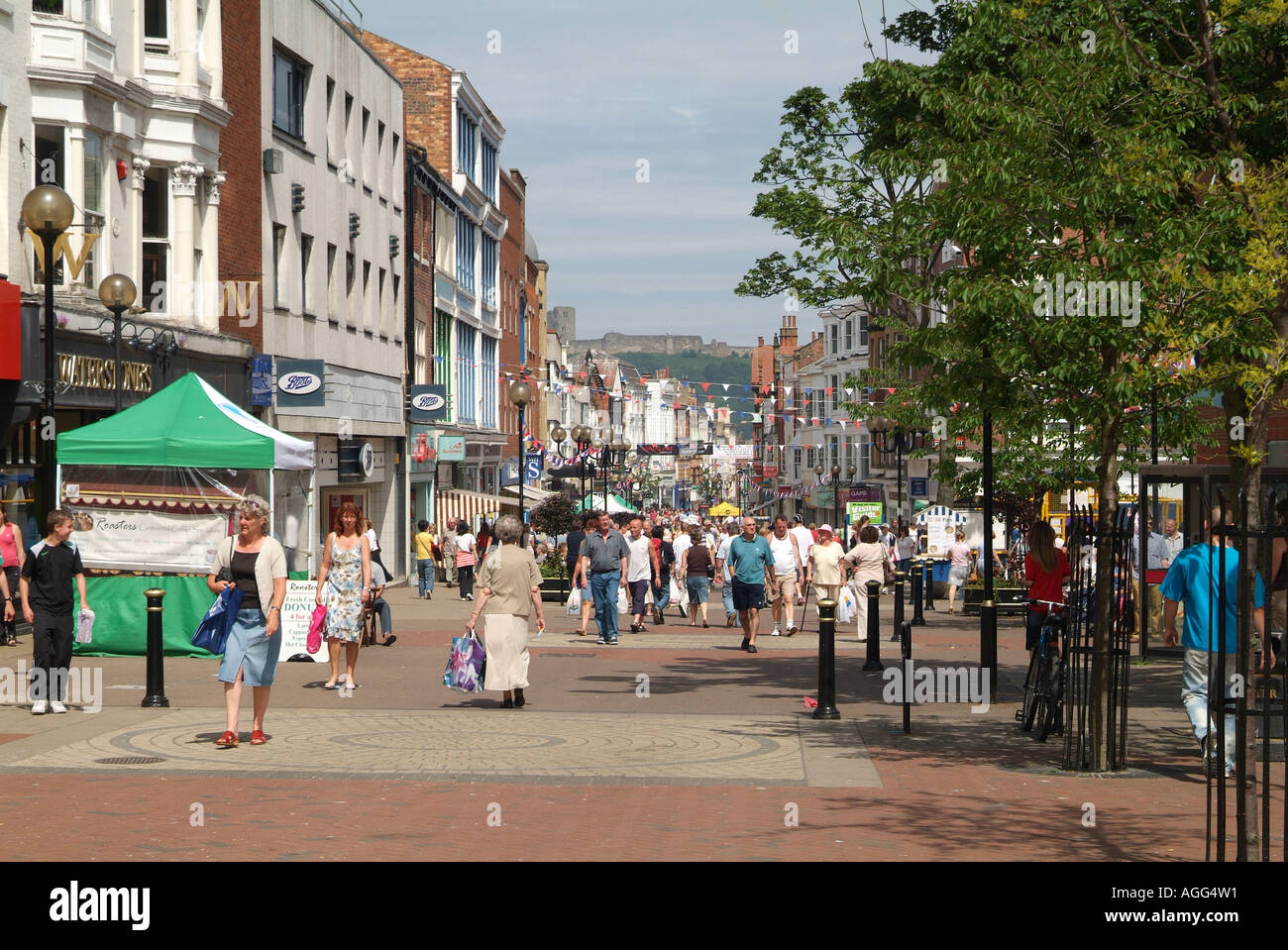 Scarborough Town Centre, Northern England, summer 2006 Stock Photo Alamy