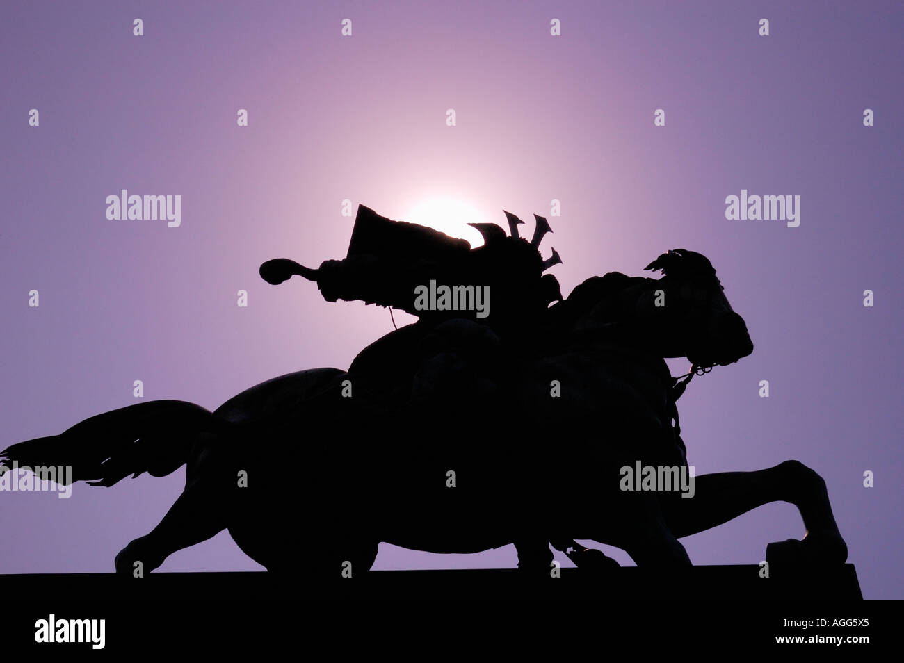 Imperial Palace, Kokyo Garden, statue of Kusunoki Masashige (Samurai