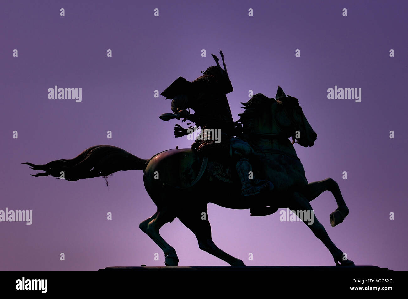 Imperial Palace, Kokyo Garden, statue of Kusunoki Masashige (Samurai