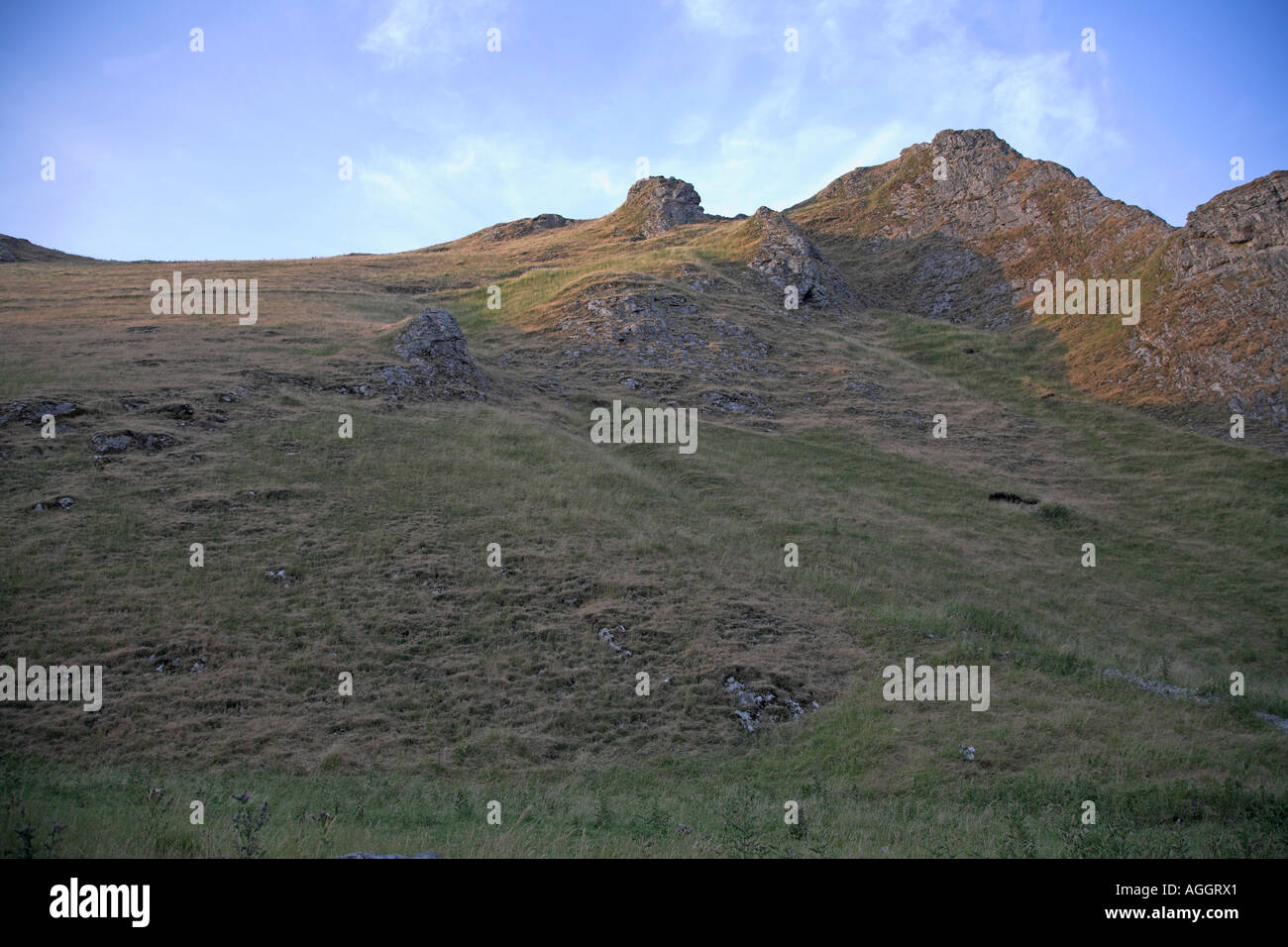 Rocky outcrops  Winnats Pass near Castleton, Peak District national park Stock Photo