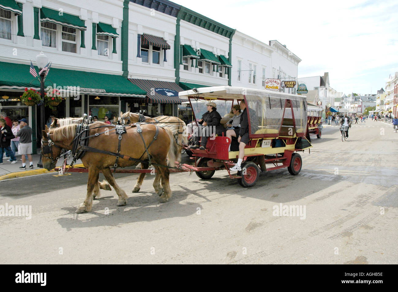 Mackinaw Island in Michigan between the Upper and Lower Peninsula in