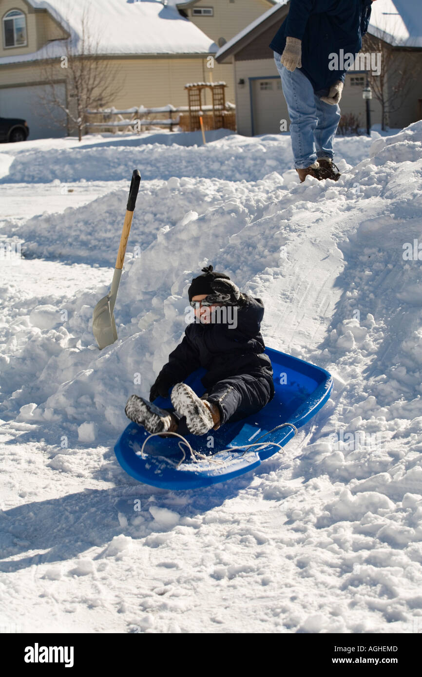 Sleigh shovel hires stock photography and images Alamy
