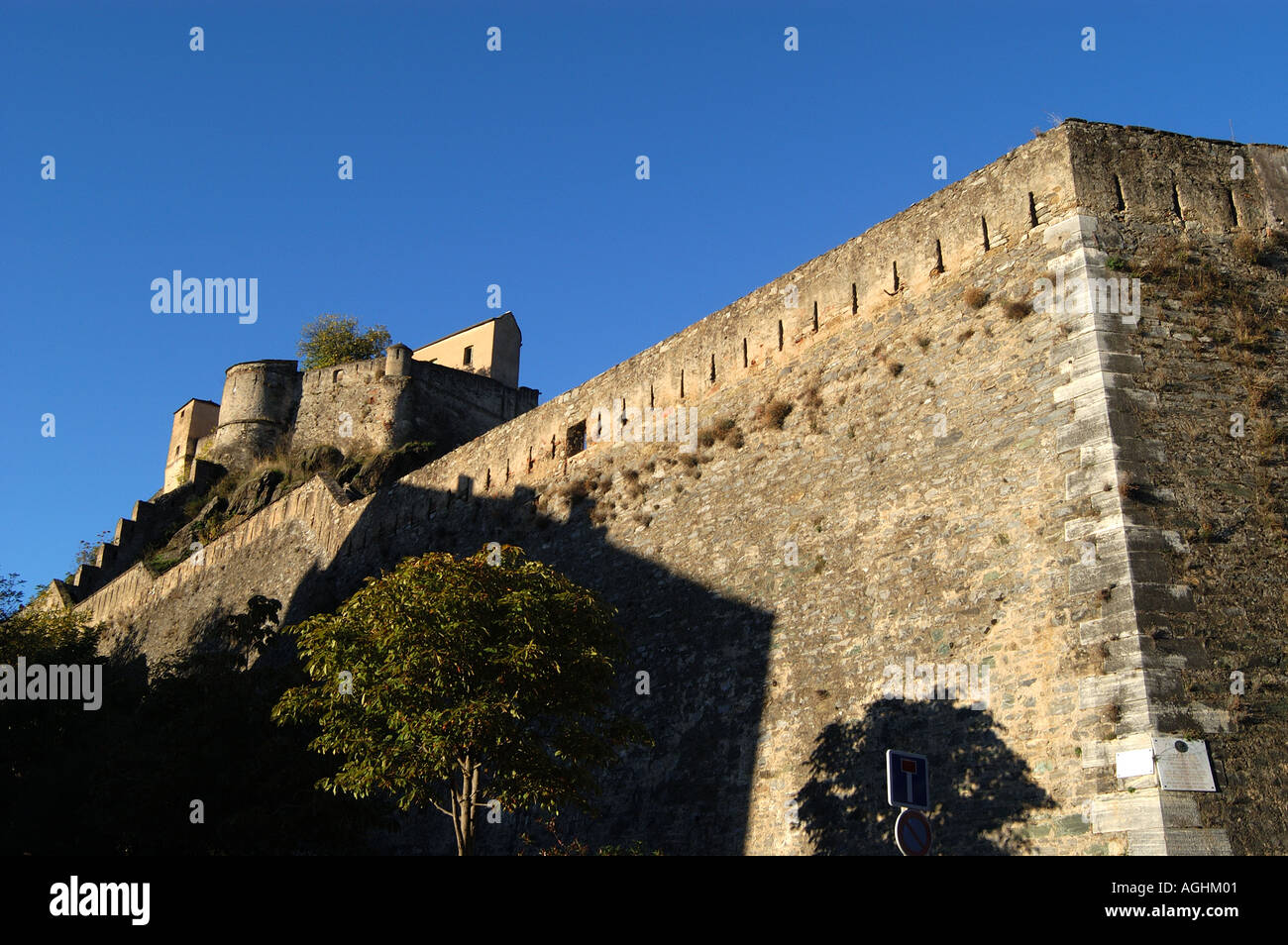 Le Nid d Aigle and the Citadel wall Corte Corsica Stock Photo