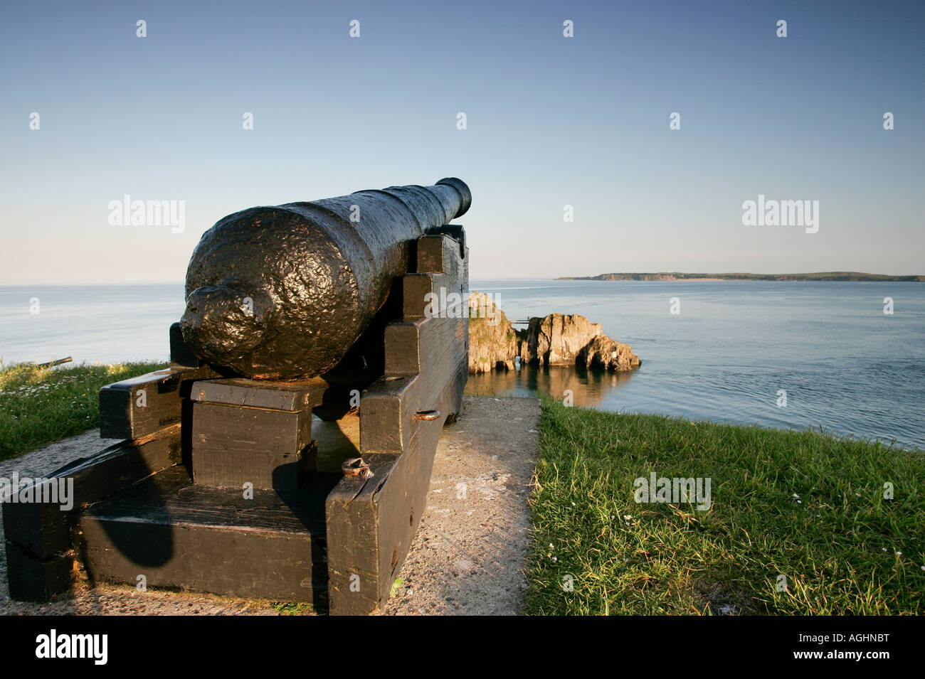 St Catherine's Island Ready....Aim.....Fire.....!! Stock Photo Alamy