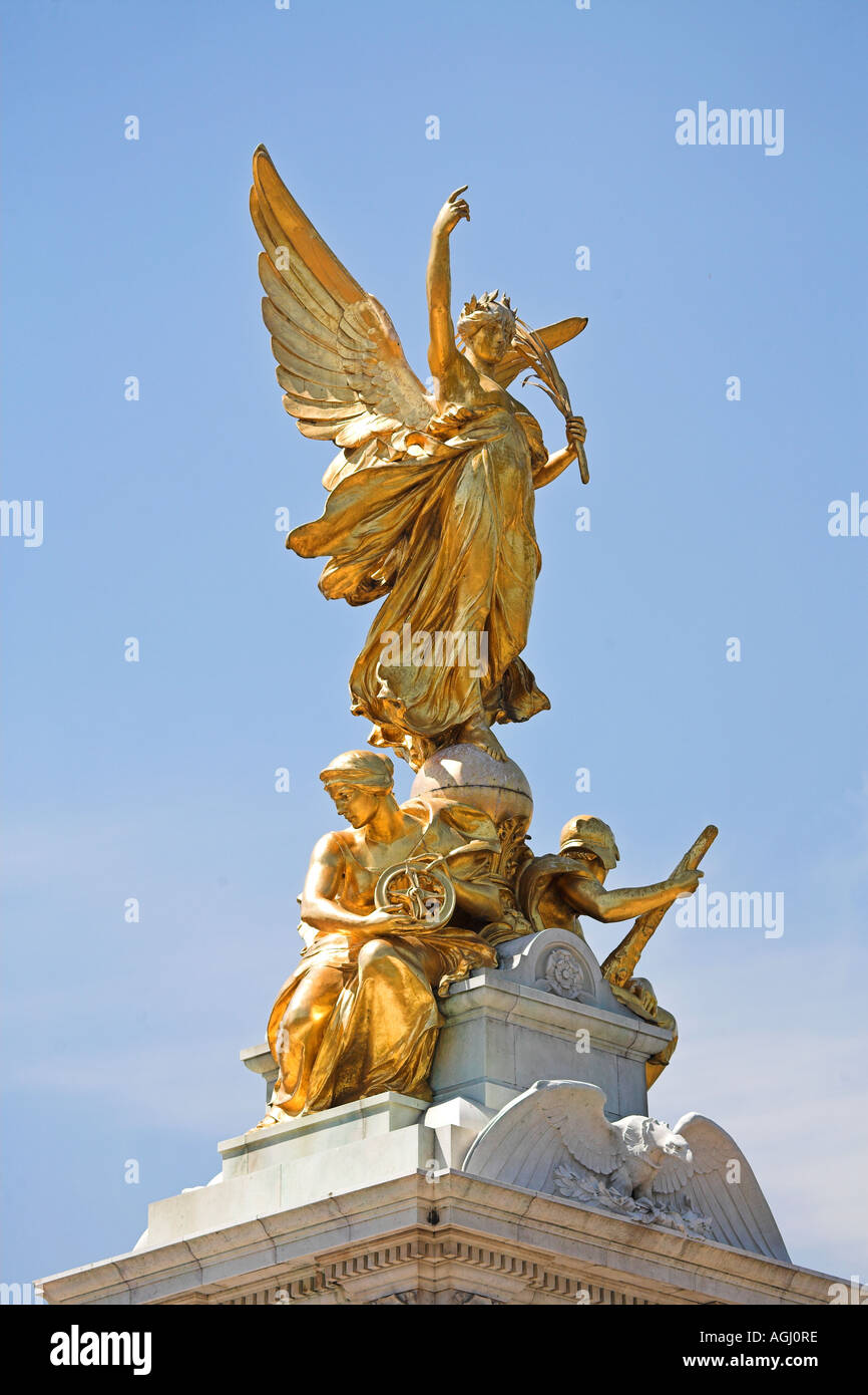 Angel of Victory and accompanying figures on top of the Victoria Memorial London Stock Photo