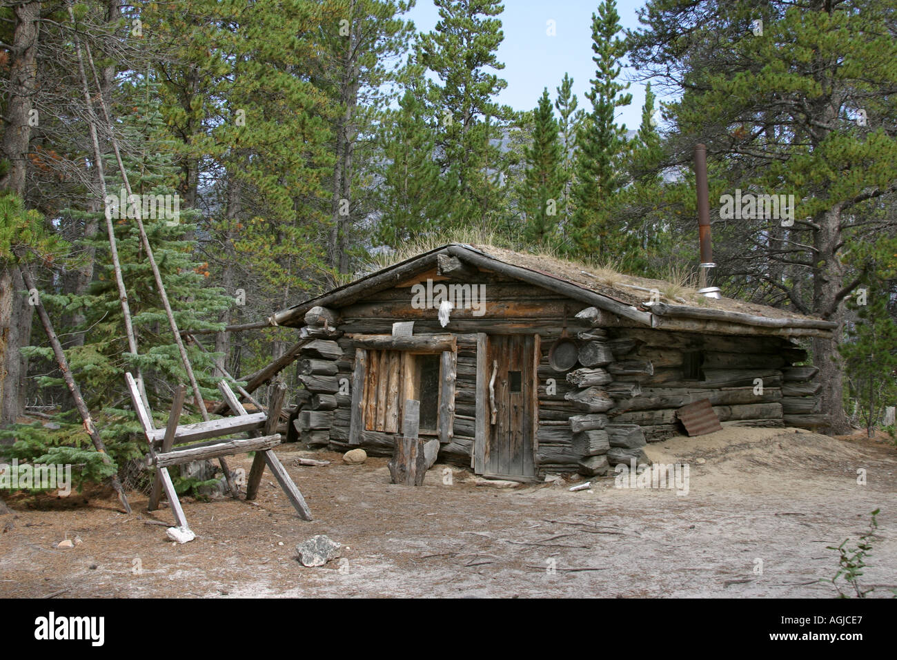 log cabin Chilkoot Trail British Columbia Canada Stock Photo Alamy
