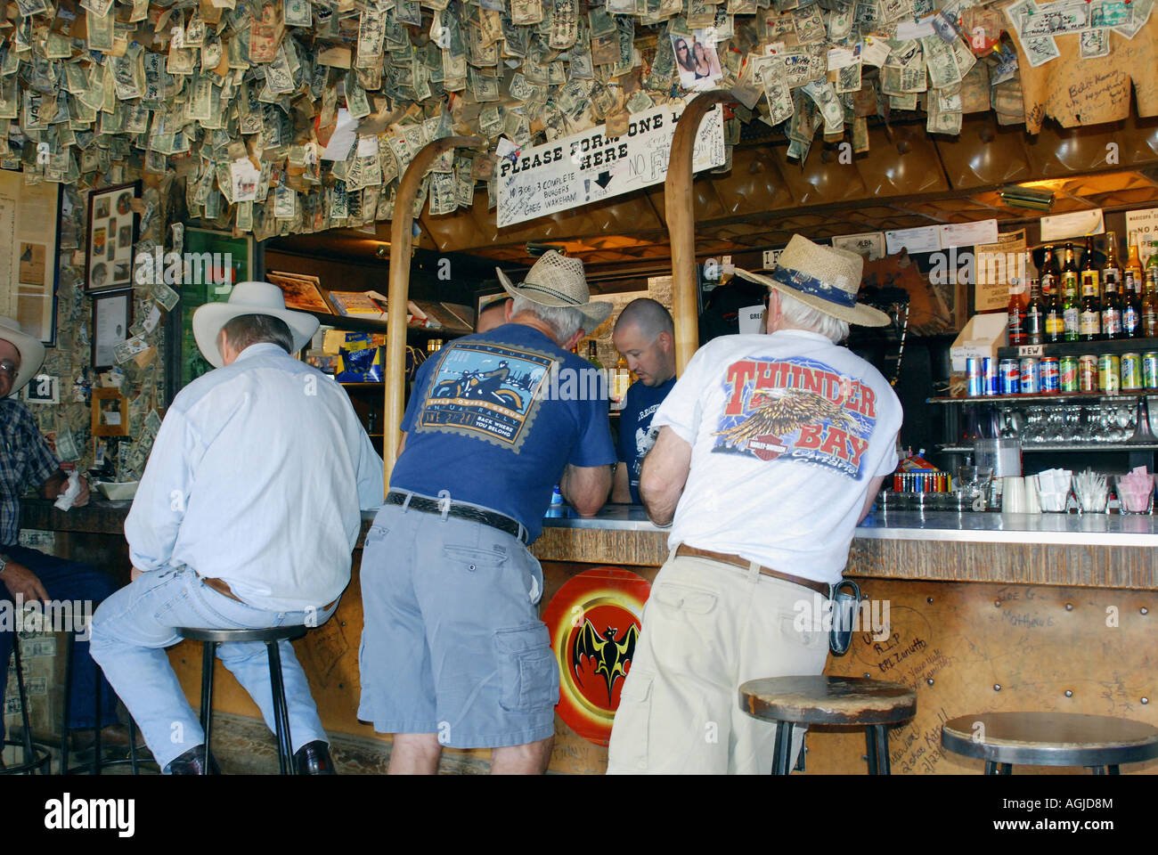 Painet jm7497 arizona scottsdale reata pass greasewood flat outdoor dining  bar eatery currencycovered ceiling affairs Stock Photo - Alamy