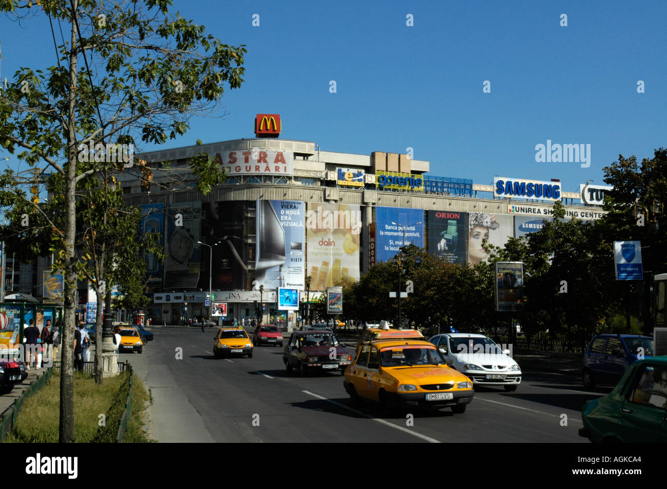 Bucuresti Piata Unirii modern city center Stock Photo Alamy