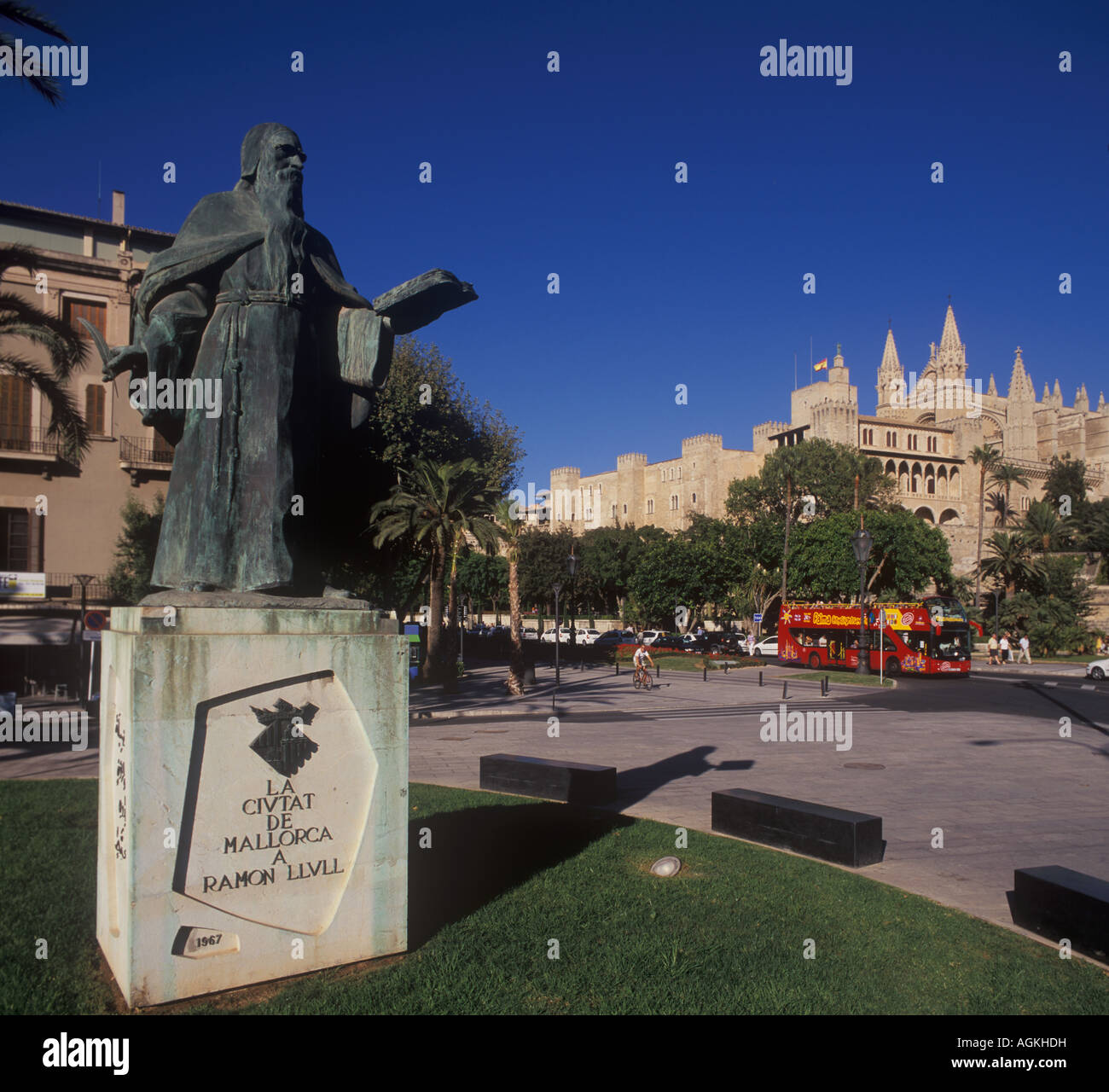 Monument to Ramon Llull scholar + Almudaina Palace, Palma de Mallorca Stock Photo
