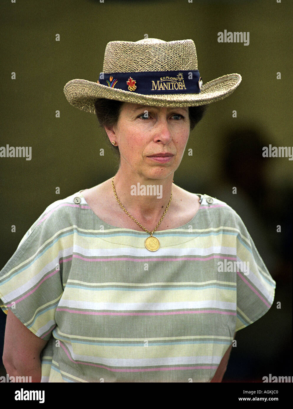 THE DOUBLEPRINT BRITISH HORSE TRIALS CHAMPIONSHIPS AT GATCOMBE PARK GLOUCESTERSHIRE UK AUG 1999 HRH PRINCESS ANNE WATCHES TH Stock Photo