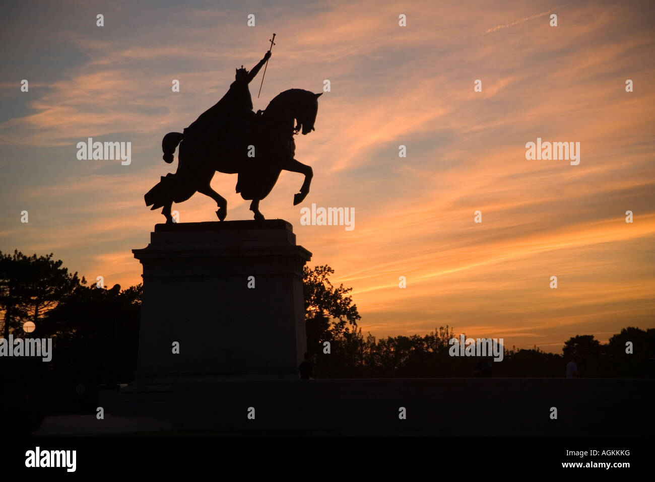 St Louis Art Museum in St Louis, Missouri and Crusader King Louis IX statue Stock Photo Alamy