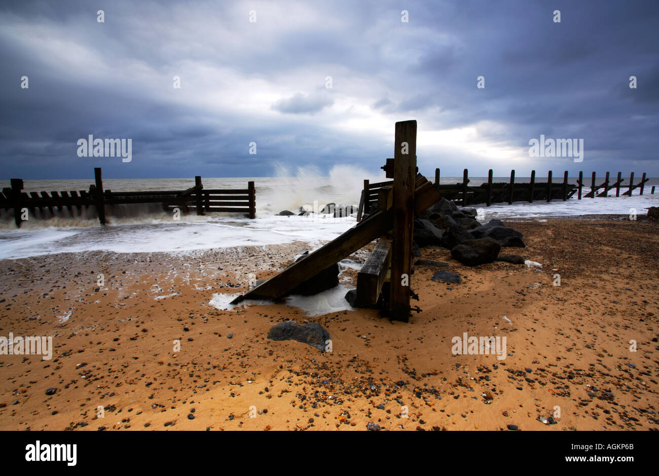 North norfolk happisburgh coastal erosion hi-res stock photography and ...