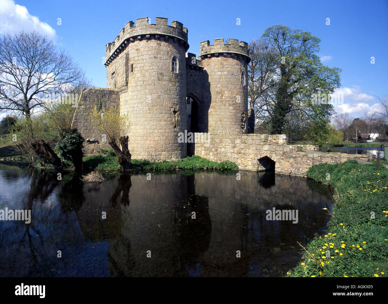 The gatehouse and moat Whittington Castle Shropshire England Great Britain Europe said to be the home of Dick Whittington Stock Photo