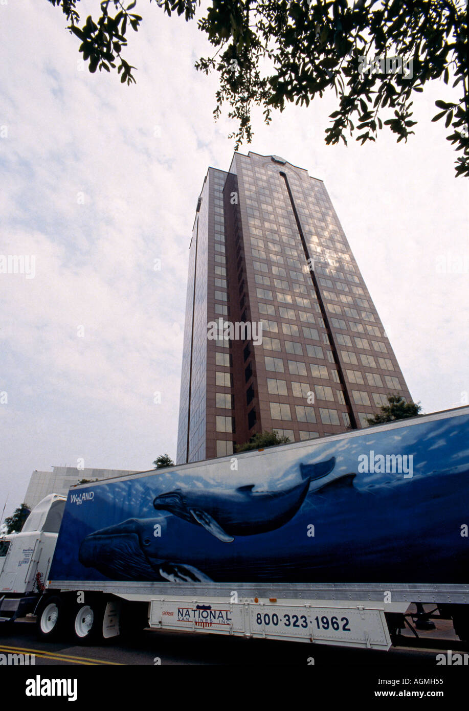 VA Norfolk Wylan whale wall Dominion Tower parking garage Stock Photo